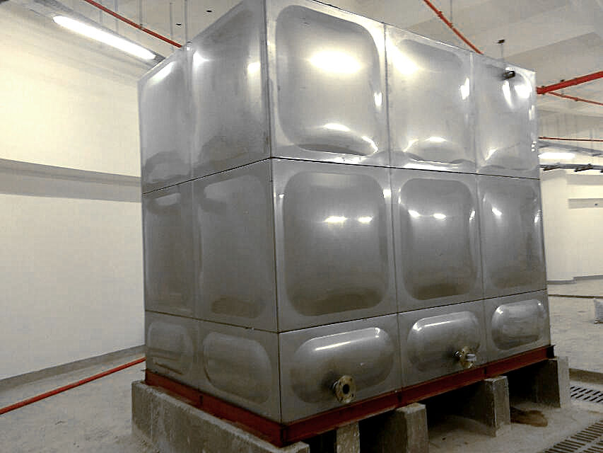 不銹鋼水箱在天津安裝實例